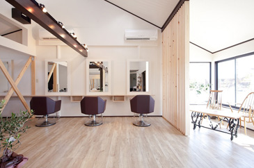 �J�[�T�q���K�[�f��
 (casa hiru garden�j