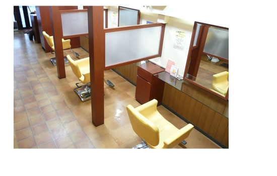 ジィジィ　ヘアー (GiGi-HAIR）店内1